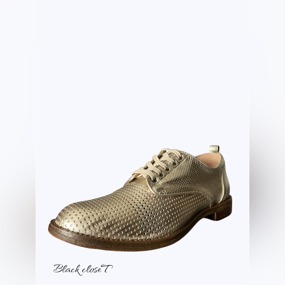 Gold Perforated woman Shoes